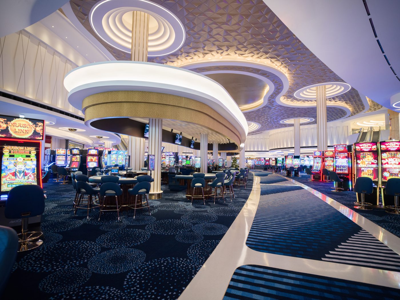 Fontainebleau Las Vegas casino floor