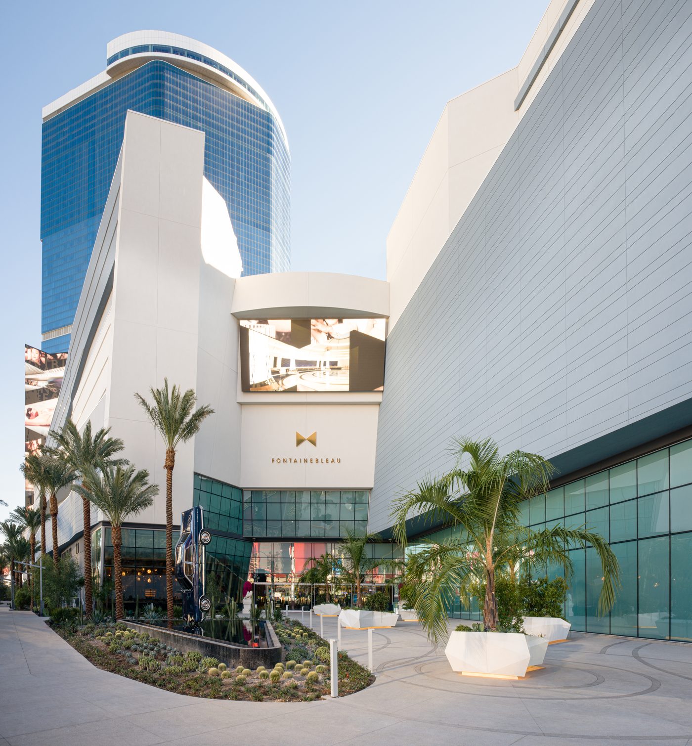 South pedestrian entrance, Fontainebleau Las Vegas